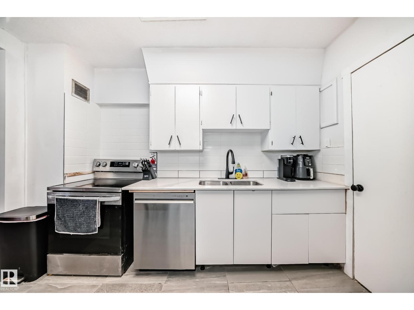 11429 89 St Nw Property Photo 27