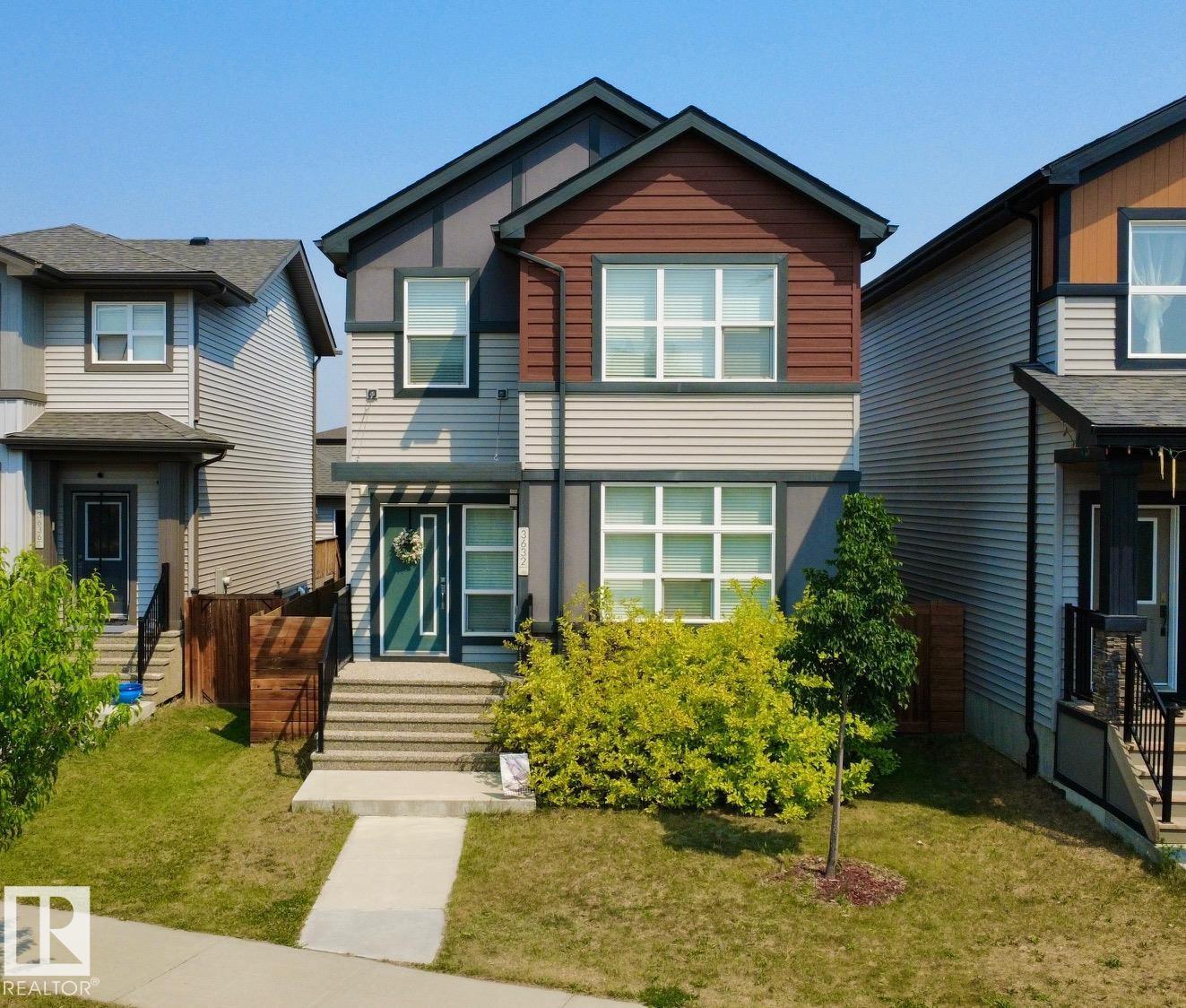 3632 8 AV SW Property Photo 1