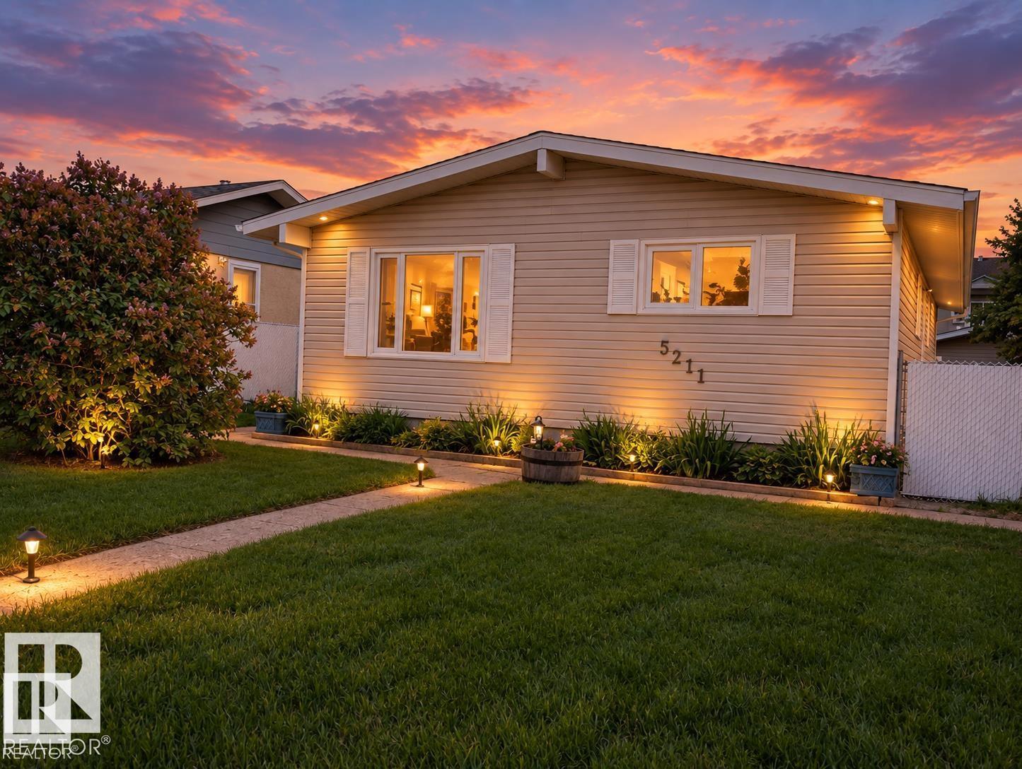 5211 53 Av Property Photo 1