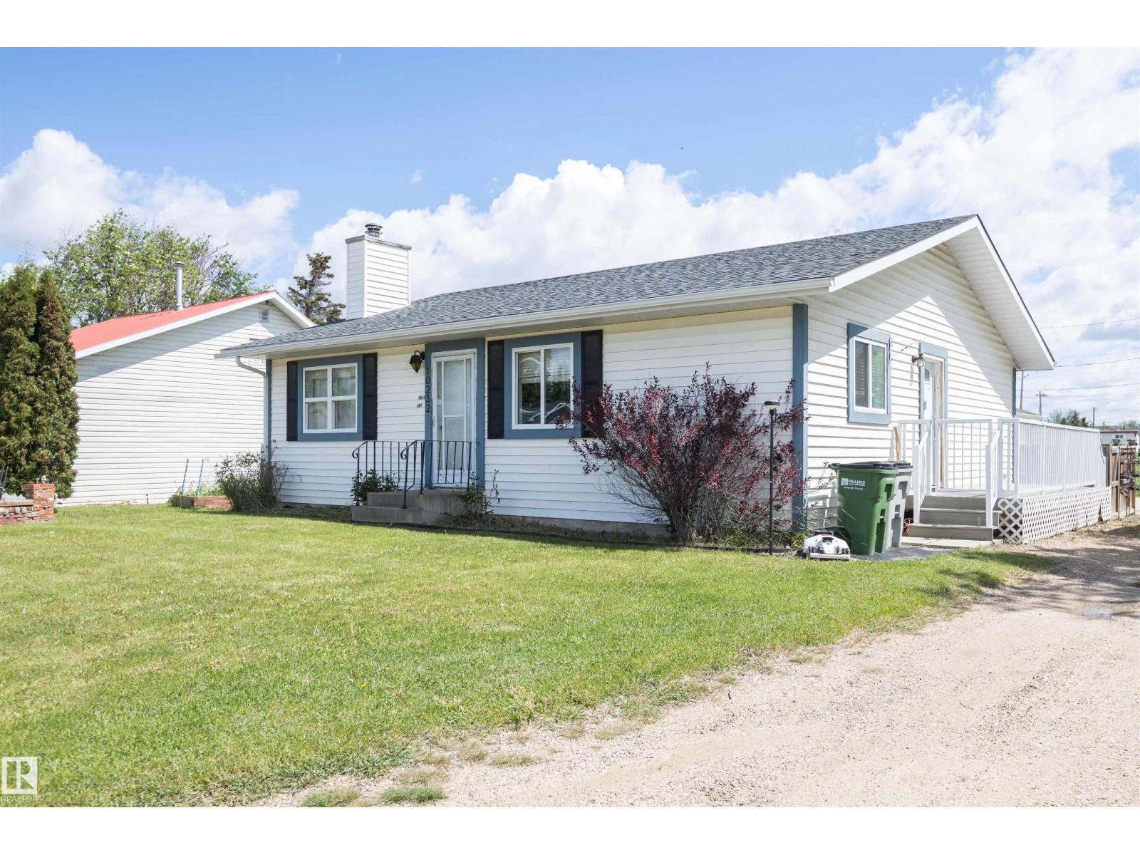 10232 101 St Property Photo 3