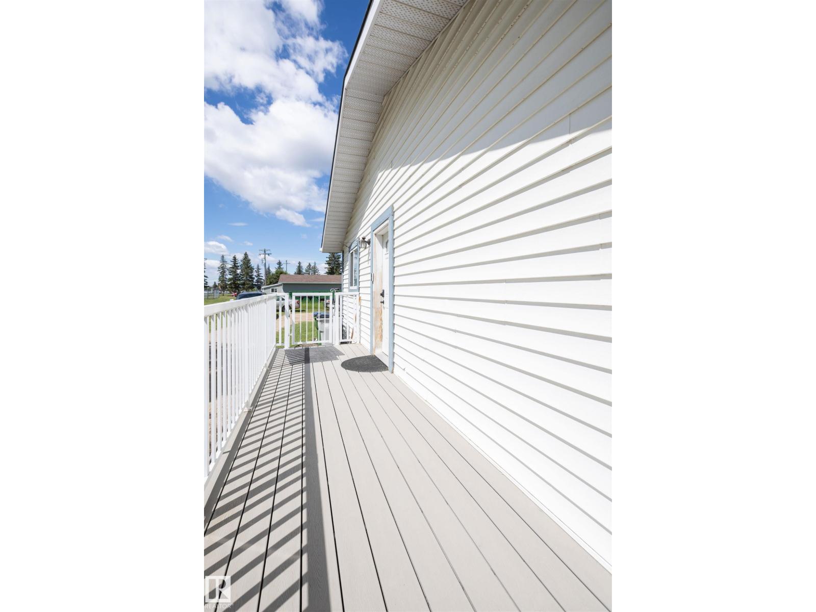 10232 101 St Property Photo 5