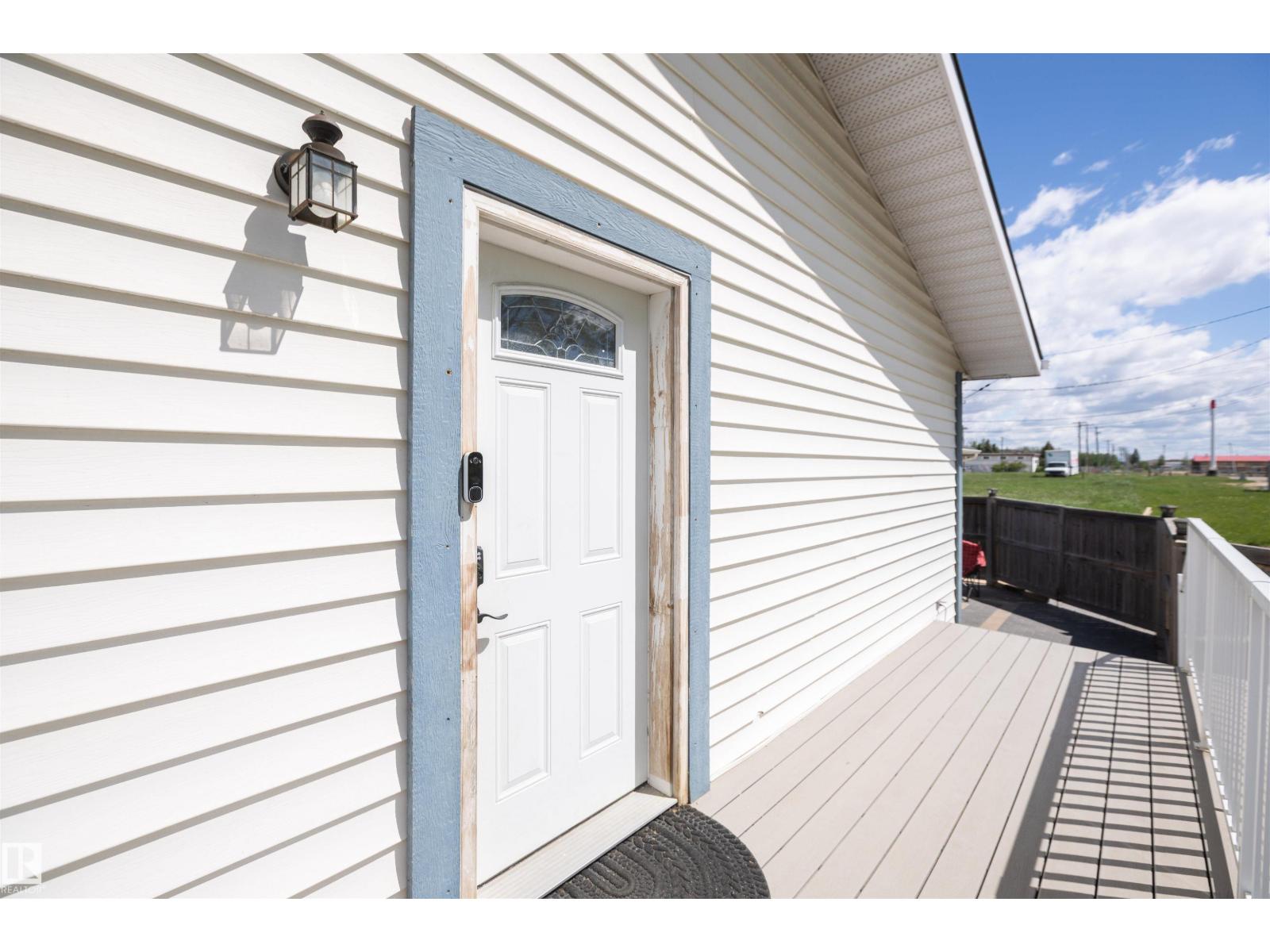 10232 101 St Property Photo 6