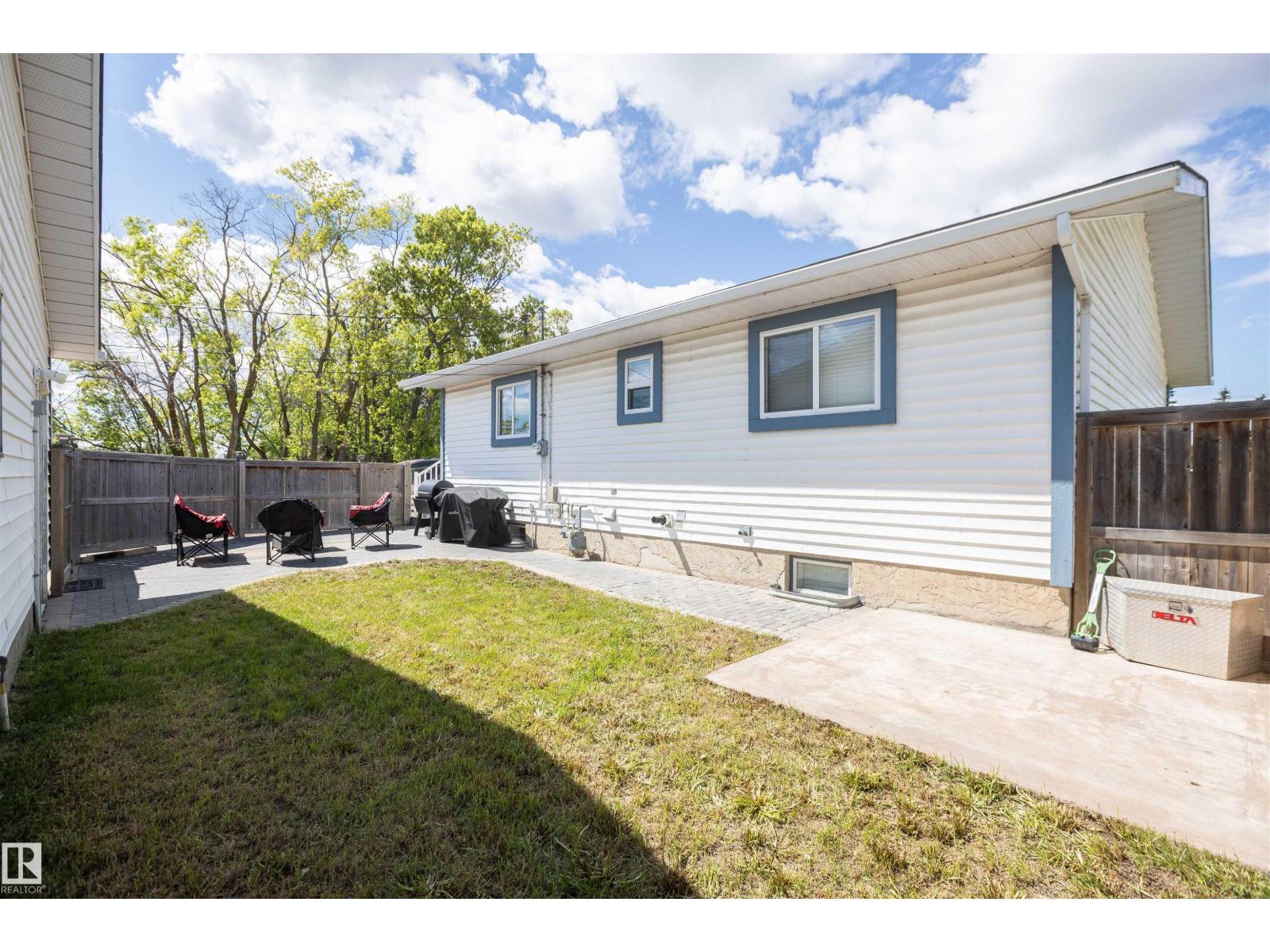 10232 101 St Property Photo 10