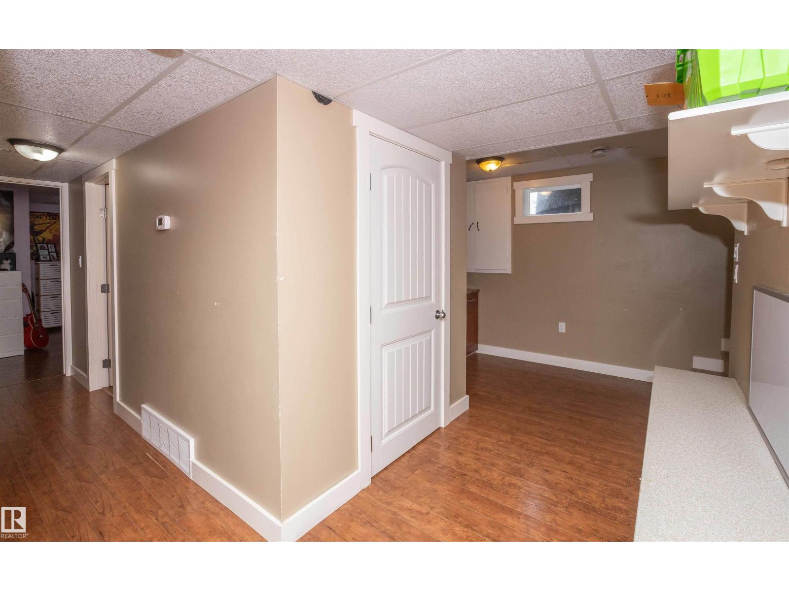 10232 101 St Property Photo 47