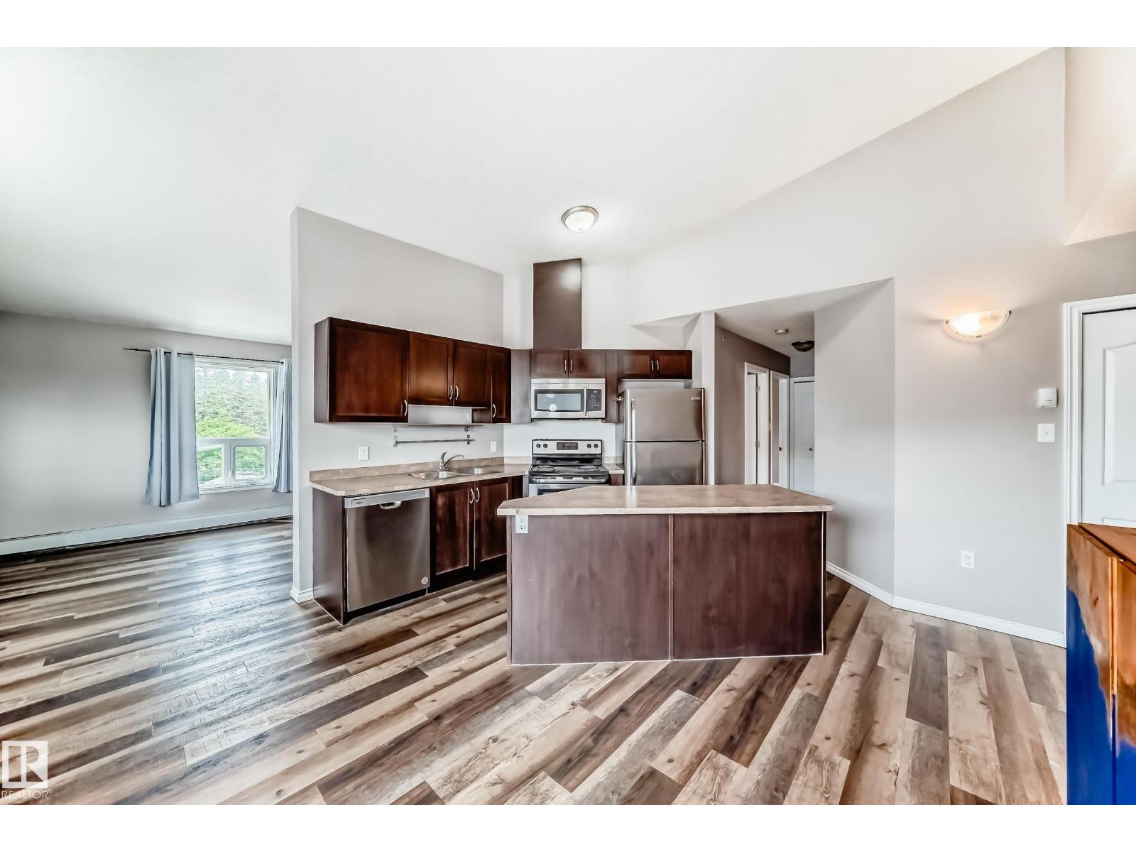 #401 10710 116 ST NW