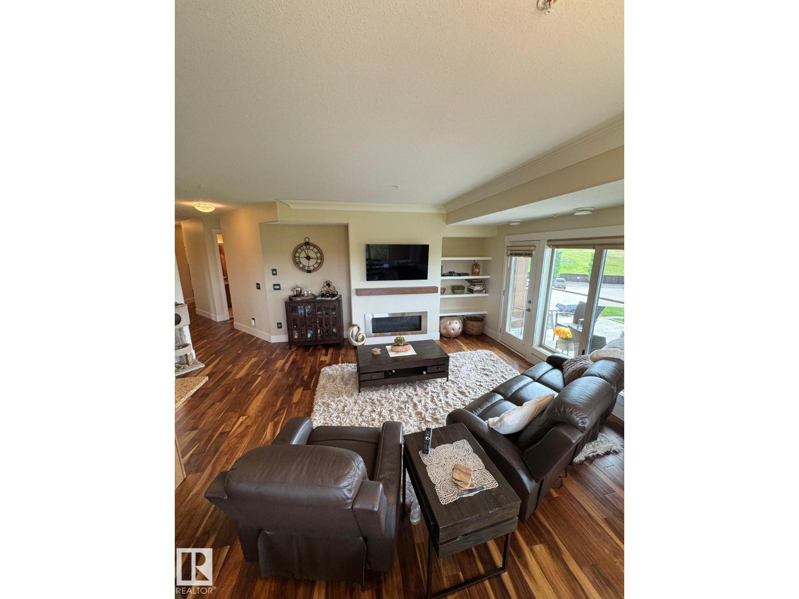 #302 5201 Brougham Dr Property Photo 5