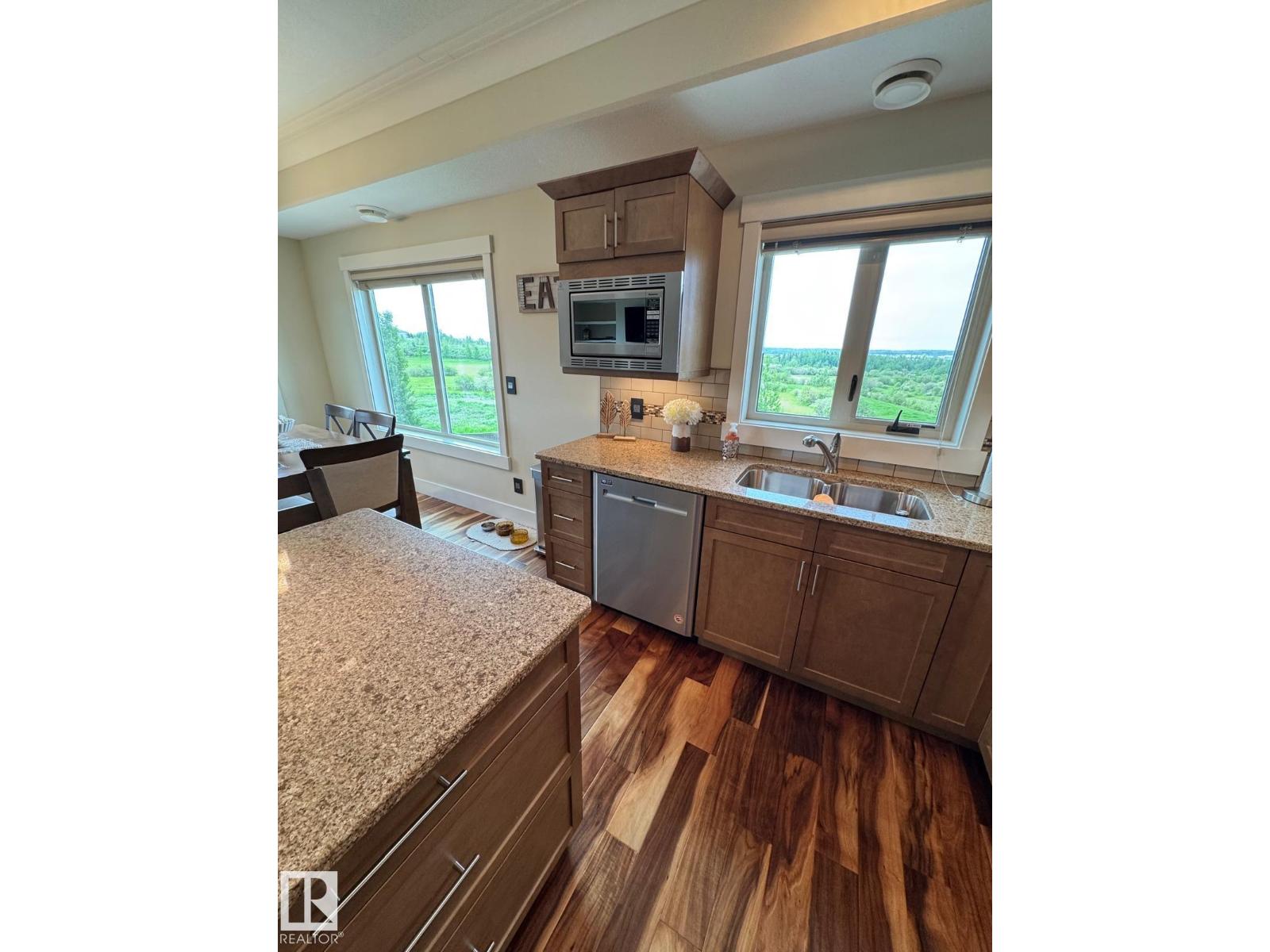 #302 5201 Brougham Dr Property Photo 11