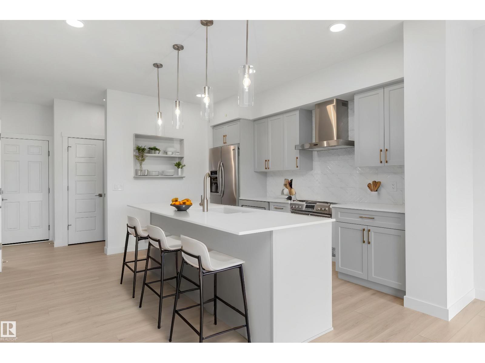 19005 24 Av Nw Property Photo 9