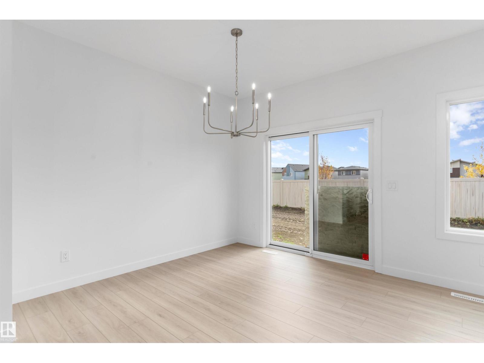 19005 24 Av Nw Property Photo 11