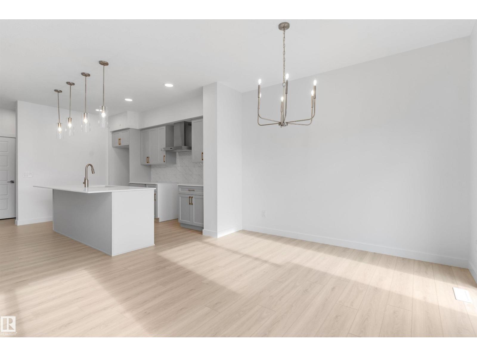 19005 24 Av Nw Property Photo 14