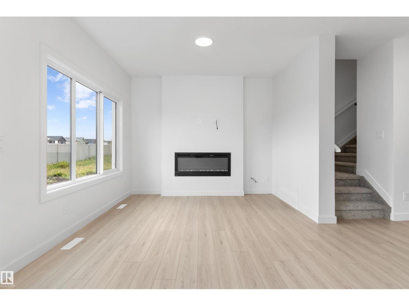 19005 24 Av Nw Property Photo 15