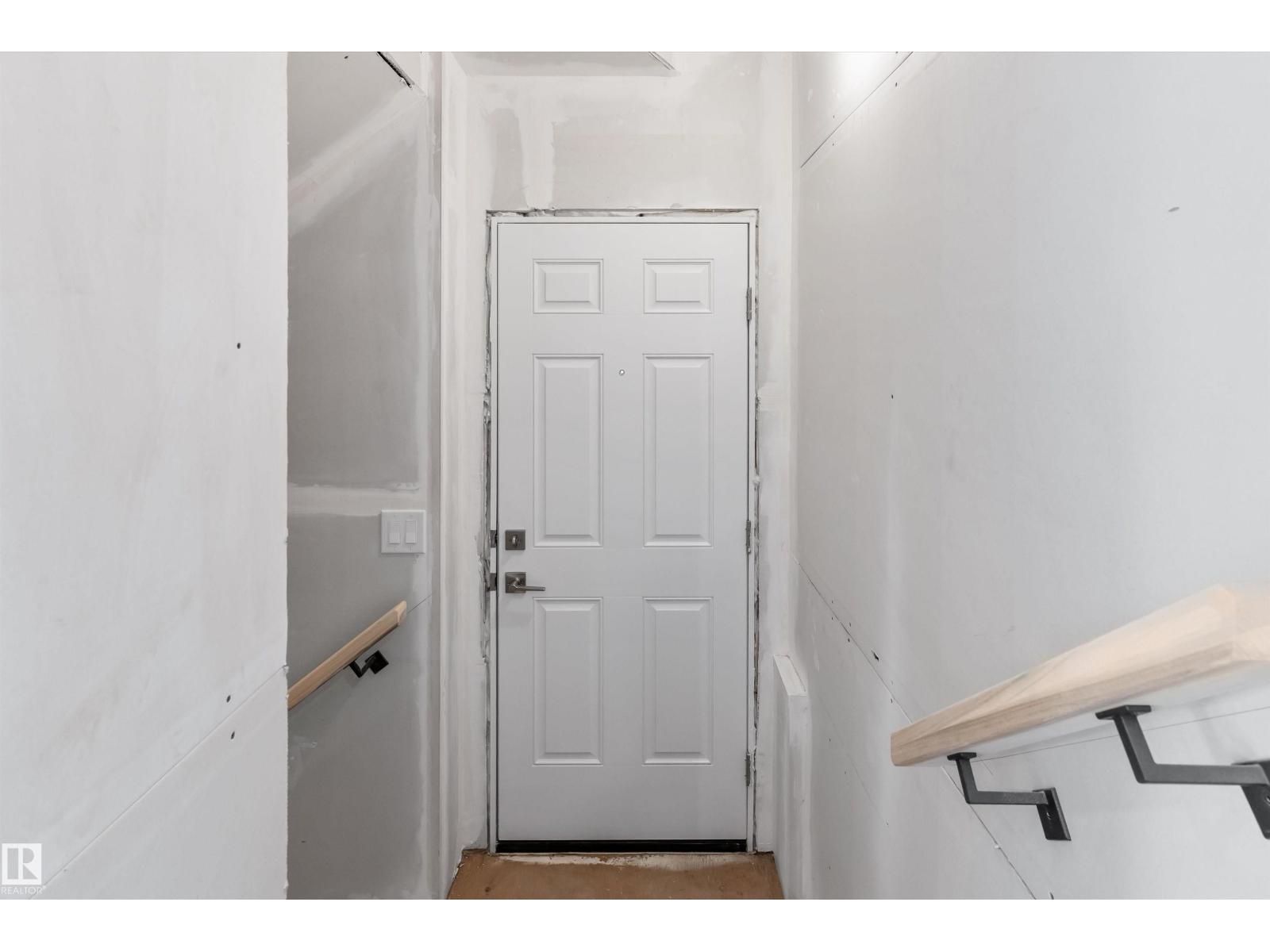 19005 24 Av Nw Property Photo 32