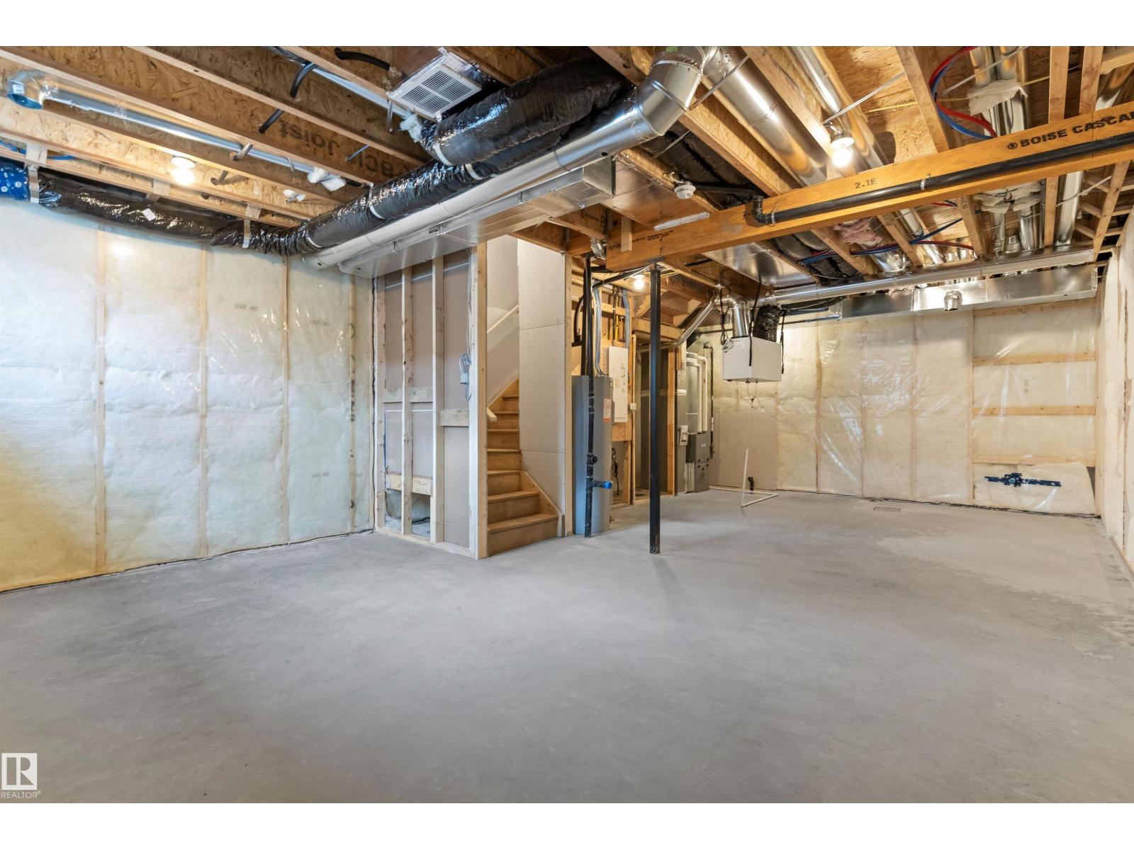 19005 24 Av Nw Property Photo 33