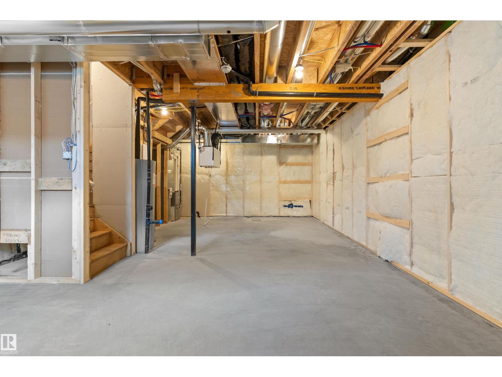 19005 24 Av Nw Property Photo 34