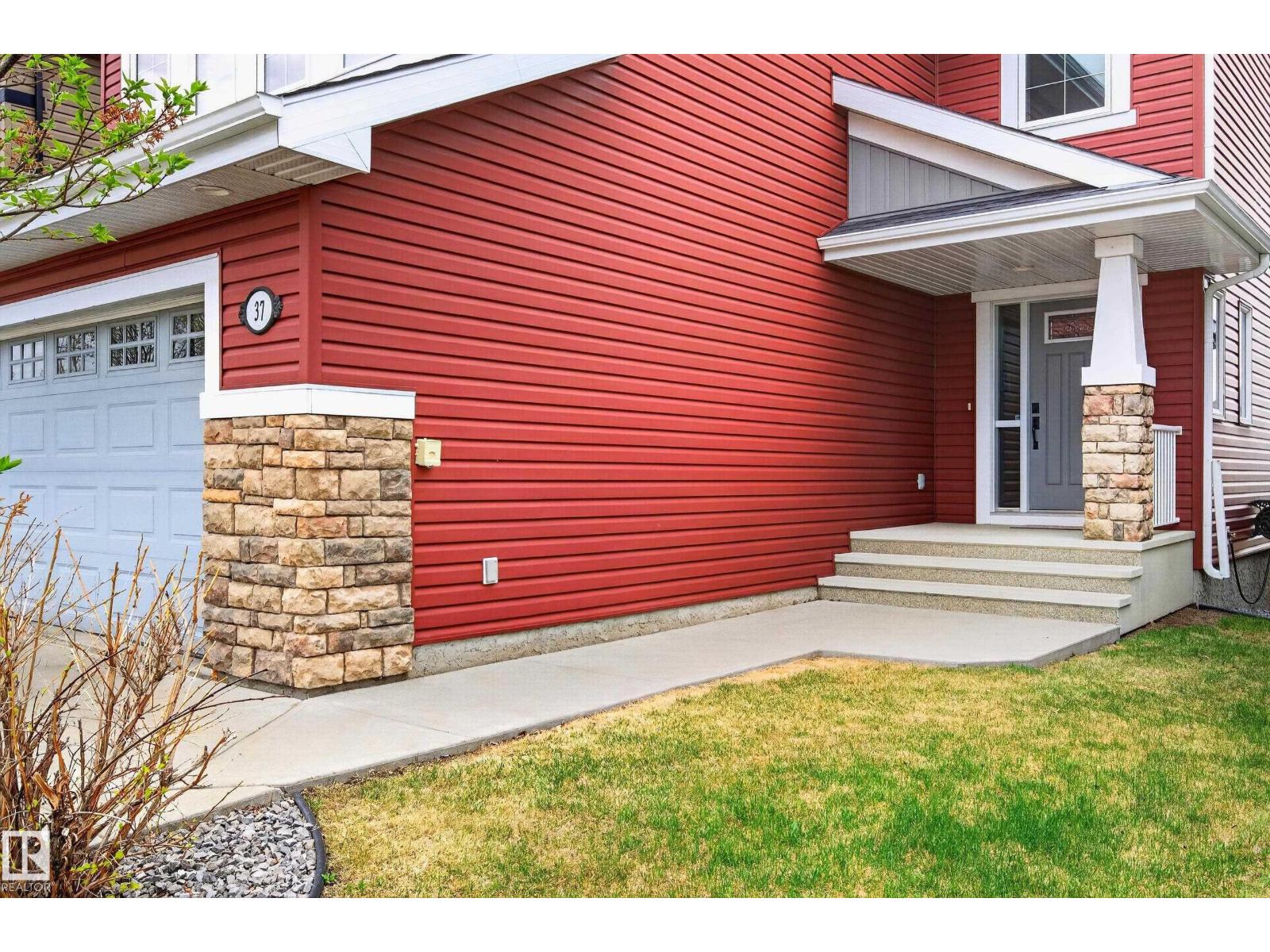 37 Cranston Pl Property Photo 5