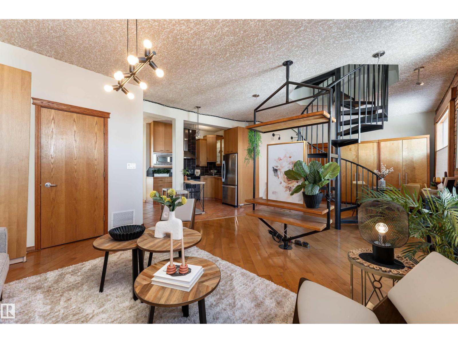 #301 10141 95 ST NW