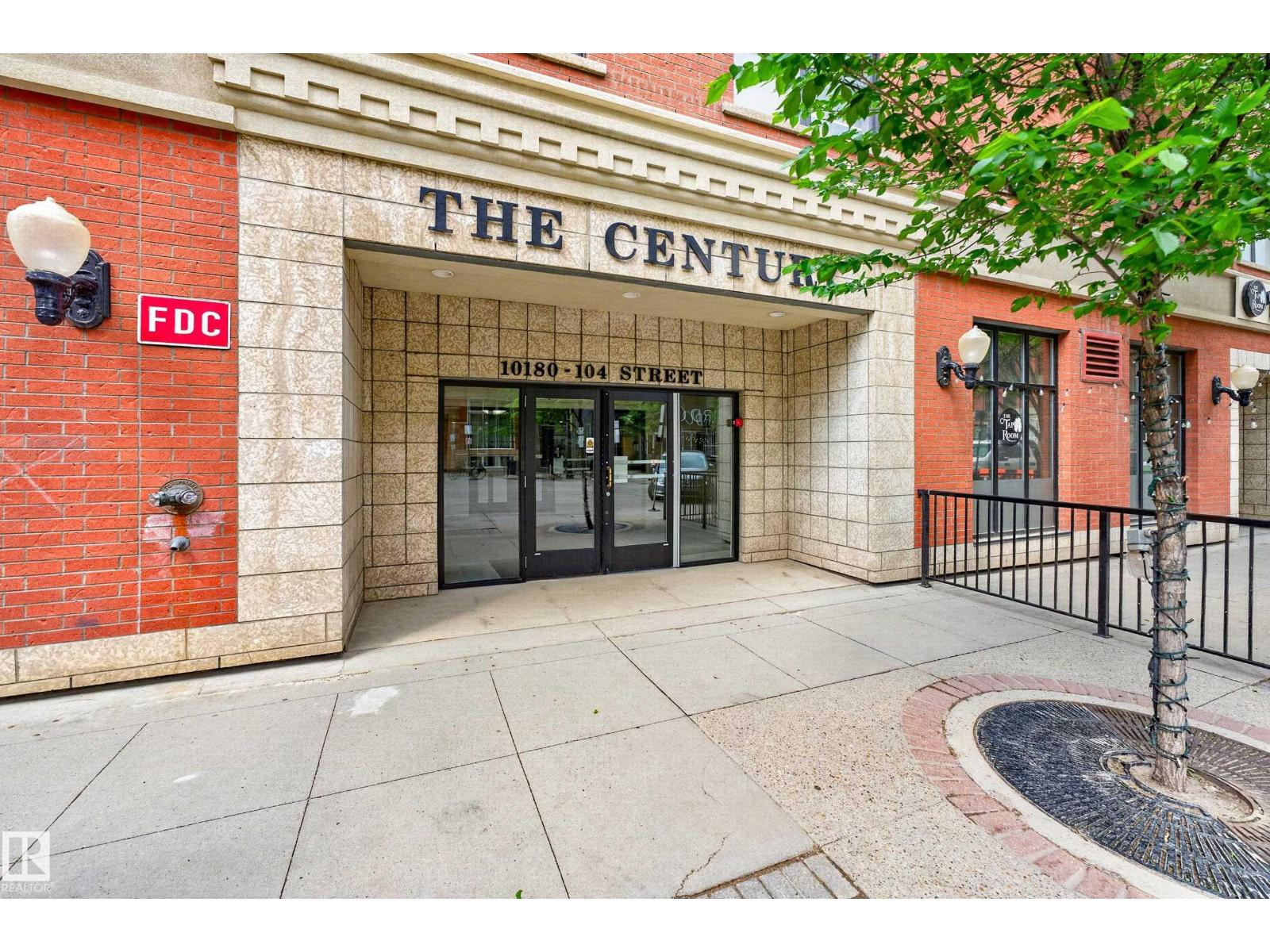 #1701 10180 104 St Nw Property Photo 5