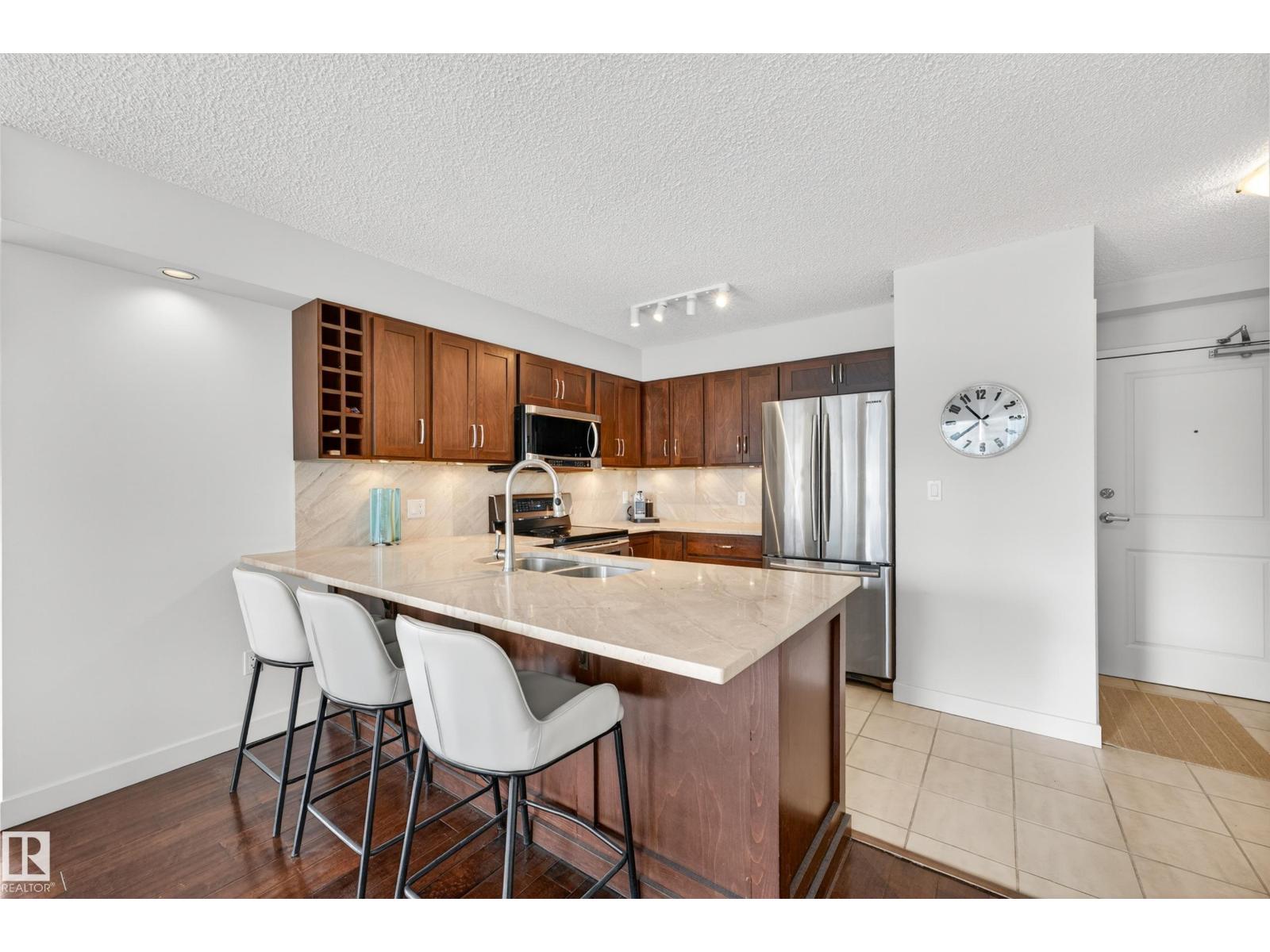 #1701 10180 104 St Nw Property Photo 12