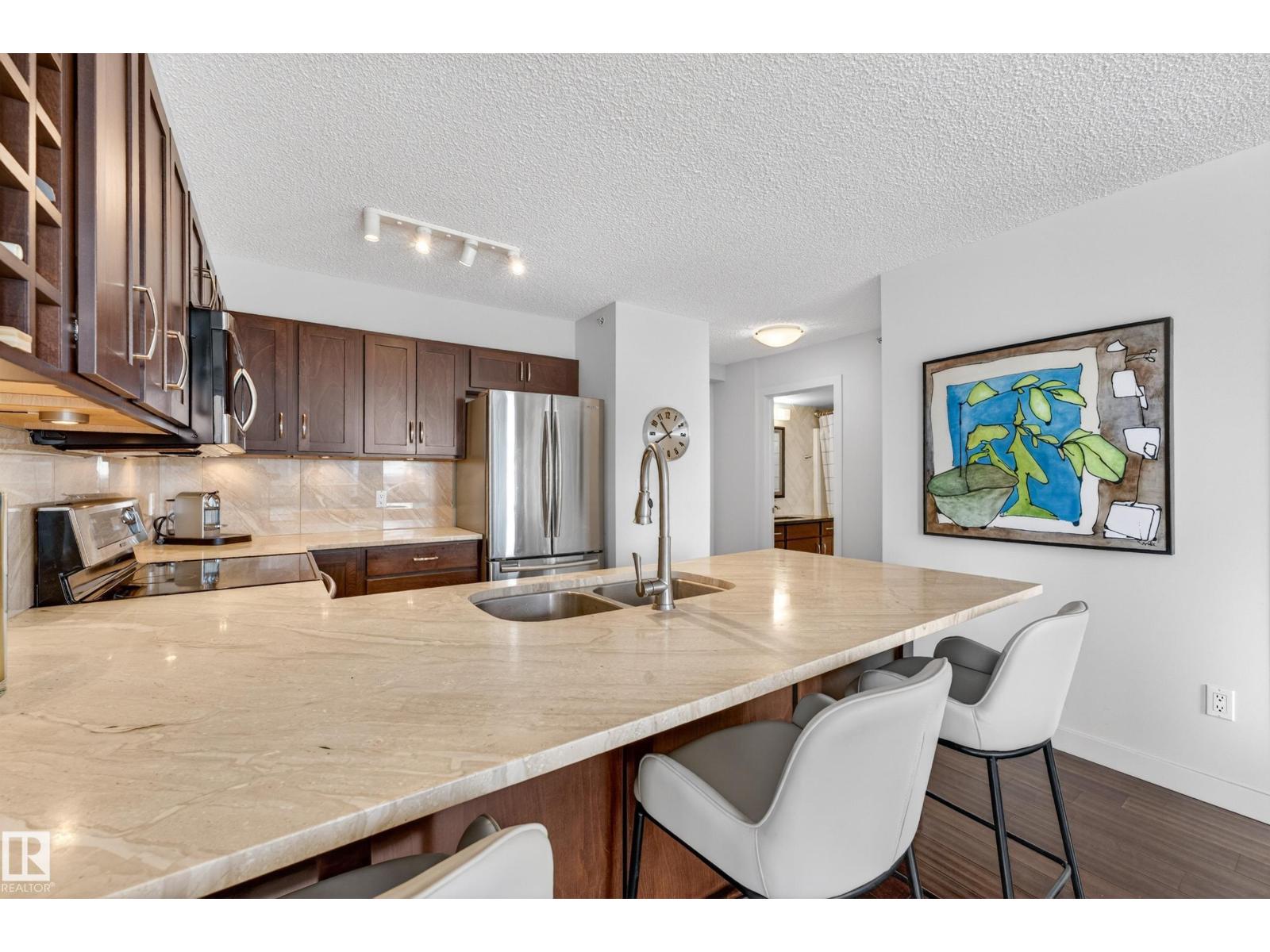 #1701 10180 104 St Nw Property Photo 13