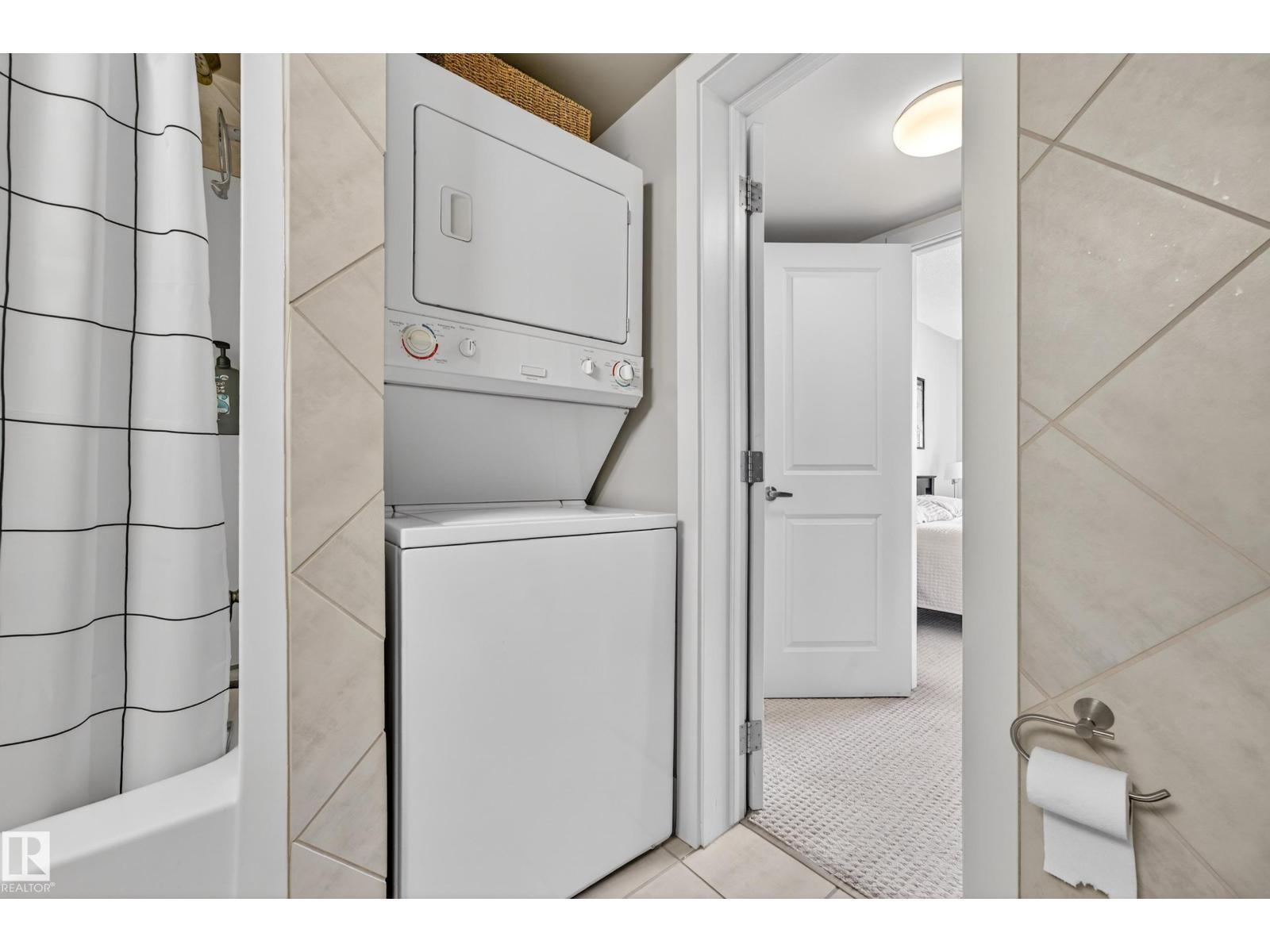 #1701 10180 104 St Nw Property Photo 27