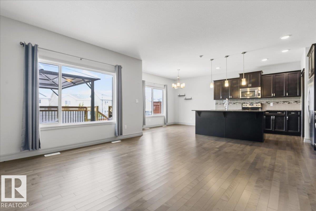 5912 19 Av Sw Property Photo 6
