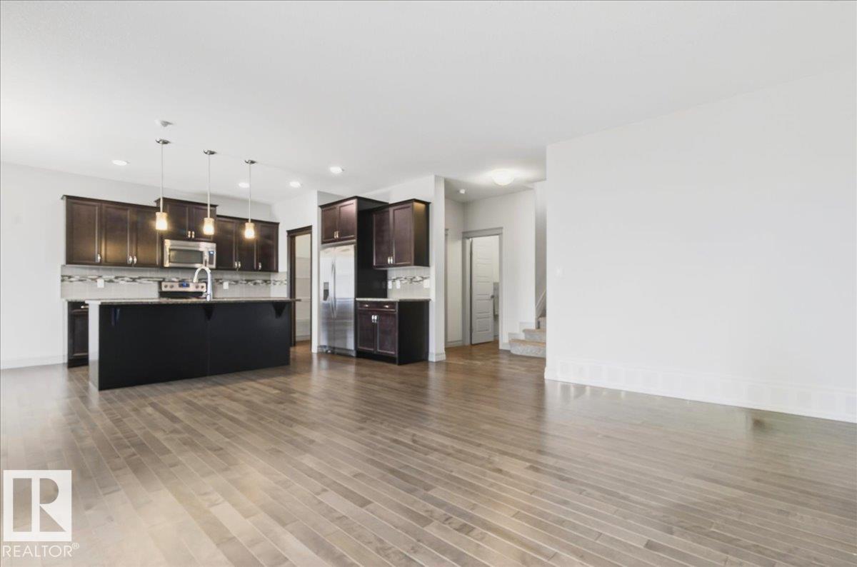 5912 19 Av Sw Property Photo 7