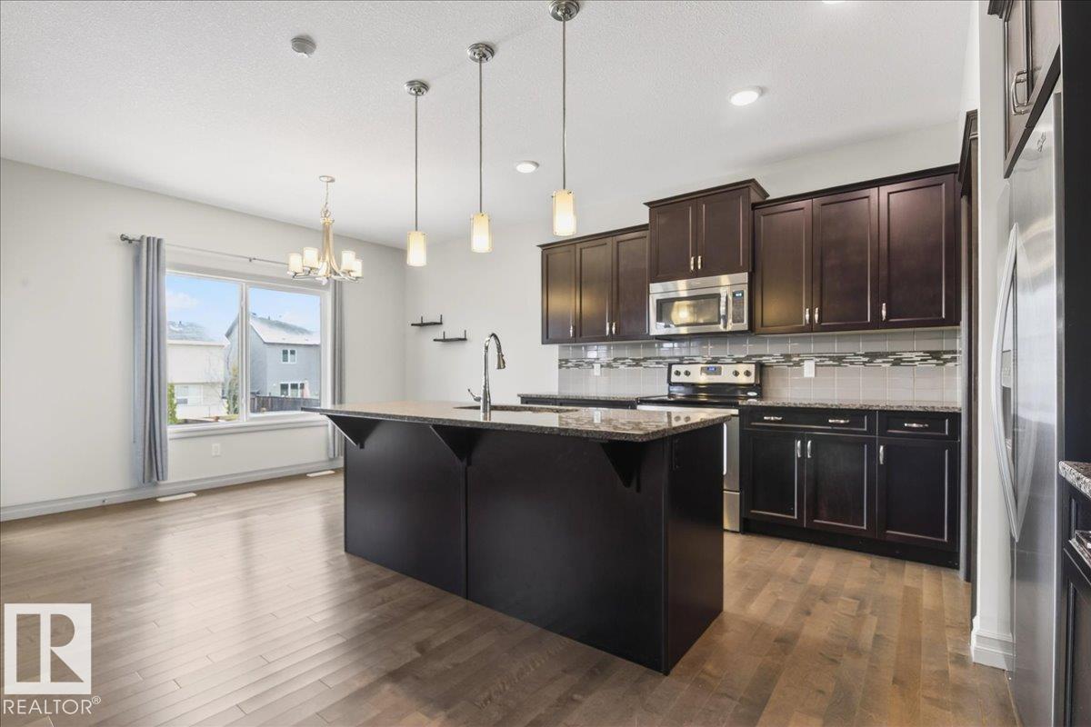 5912 19 Av Sw Property Photo 9