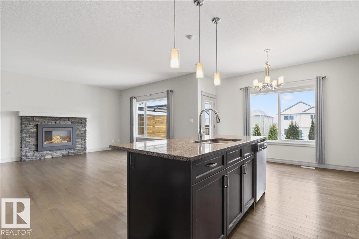 5912 19 Av Sw Property Photo 11