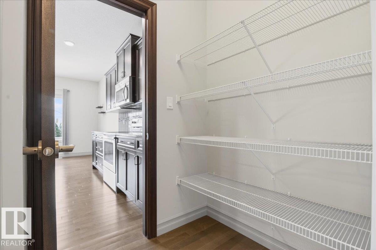 5912 19 Av Sw Property Photo 18