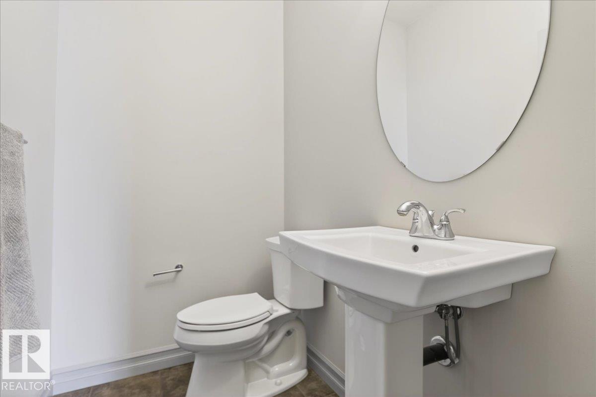 5912 19 Av Sw Property Photo 19