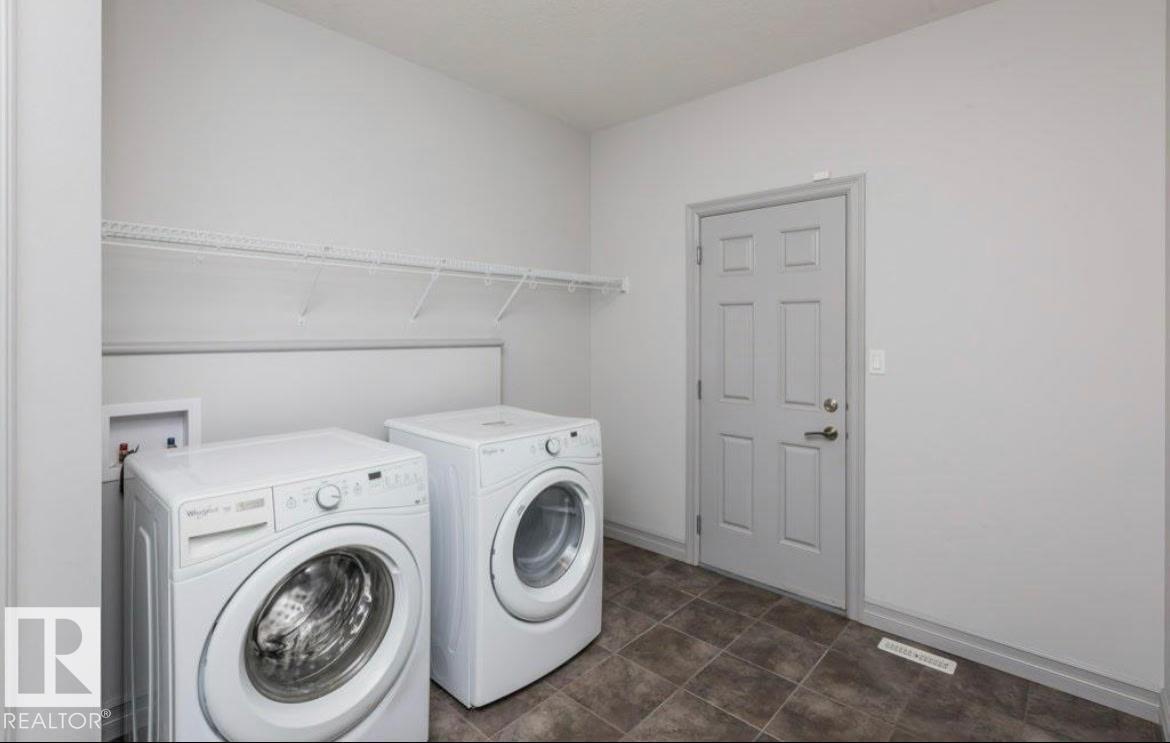 5912 19 Av Sw Property Photo 20