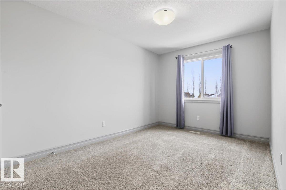 5912 19 Av Sw Property Photo 29