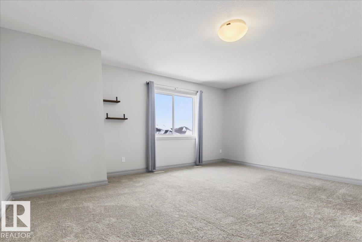 5912 19 Av Sw Property Photo 32