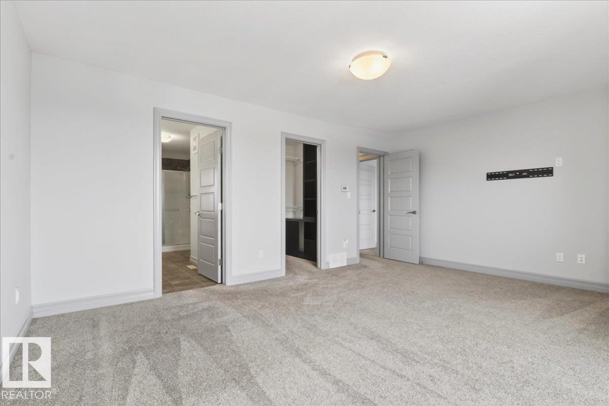 5912 19 Av Sw Property Photo 33