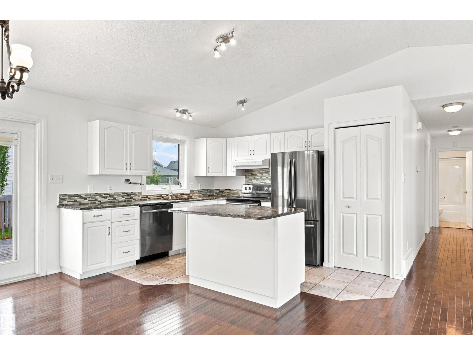 2612 6 Av Property Photo 4