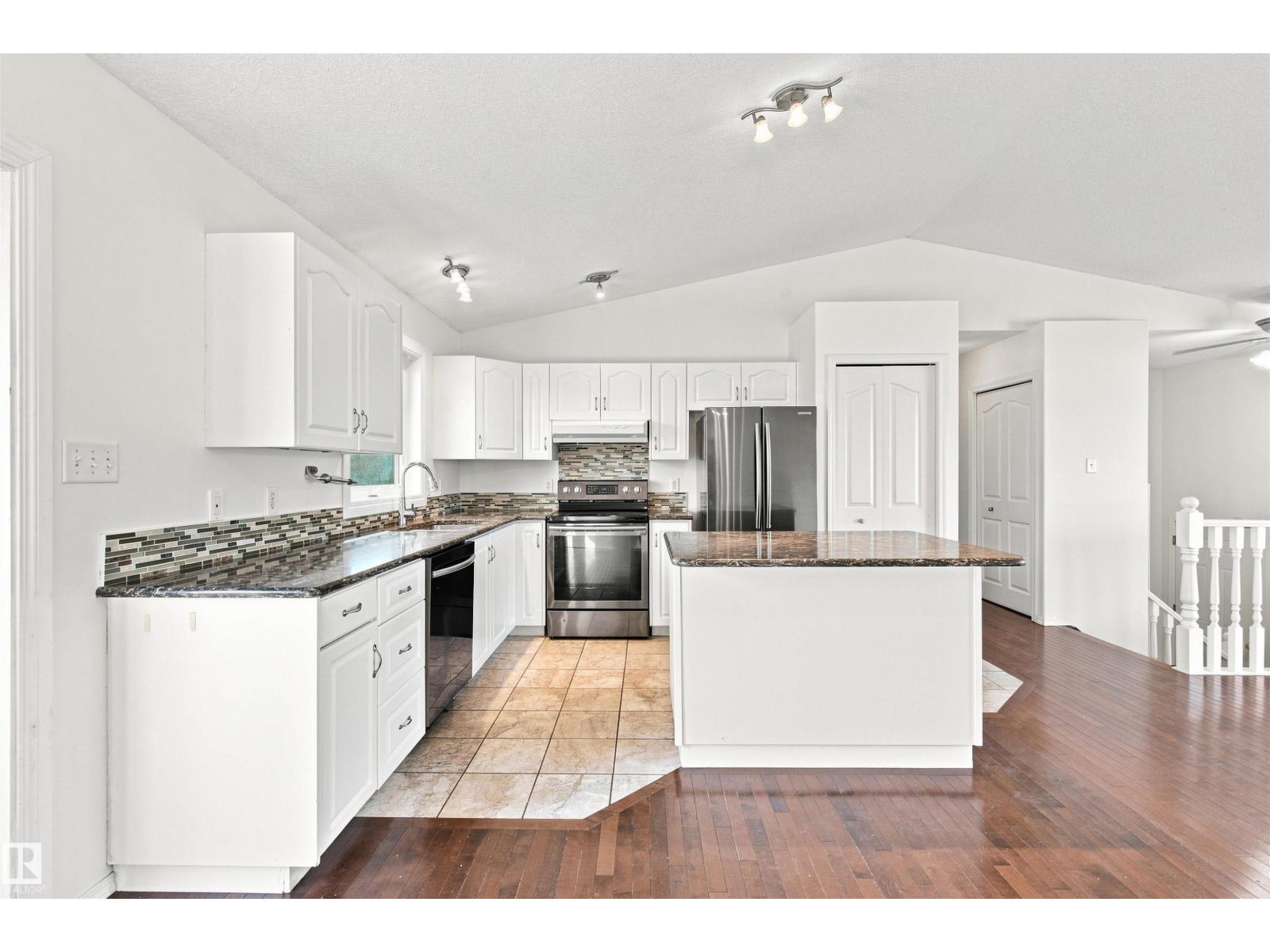 2612 6 Av Property Photo 5