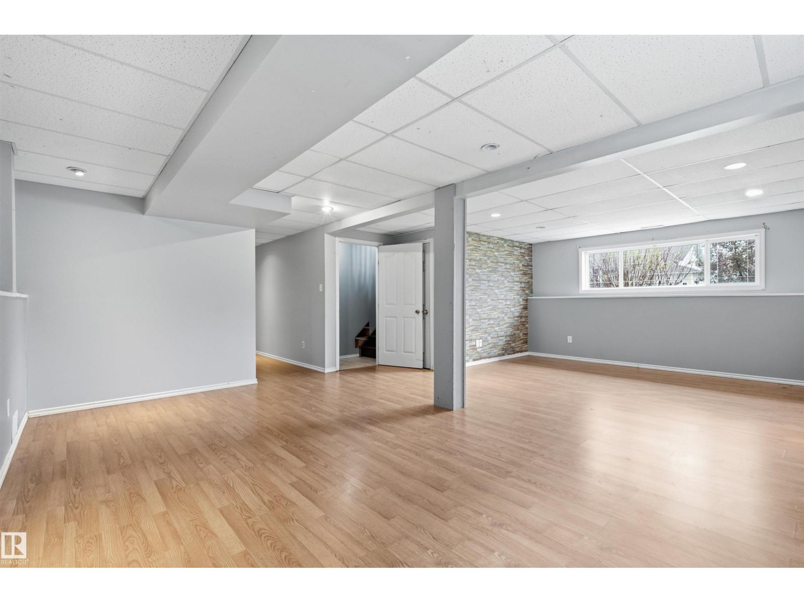 2612 6 Av Property Photo 18
