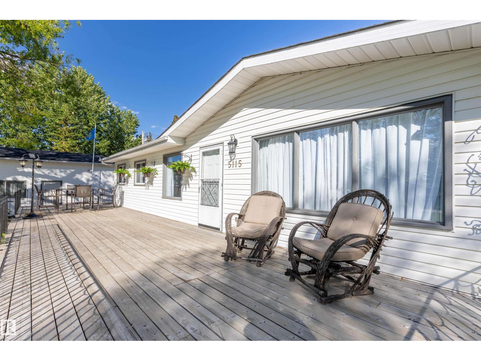 5115 49 Av Property Photo 2