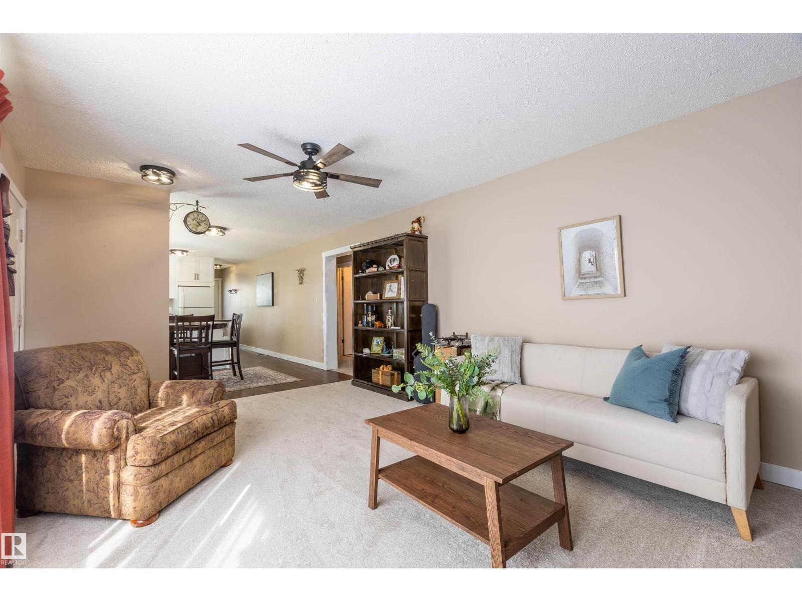 5115 49 Av Property Photo 14