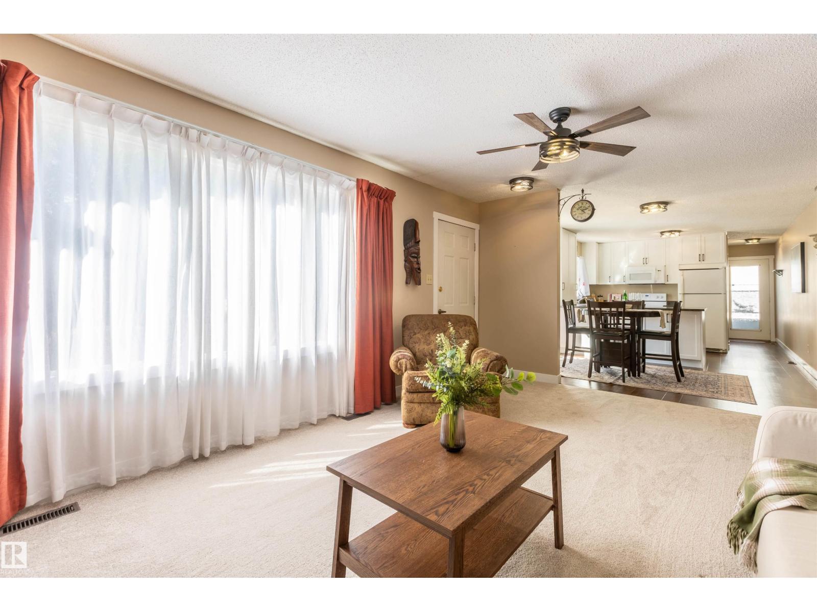 5115 49 Av Property Photo 15