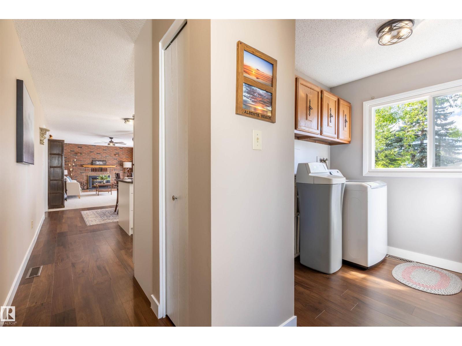 5115 49 Av Property Photo 17