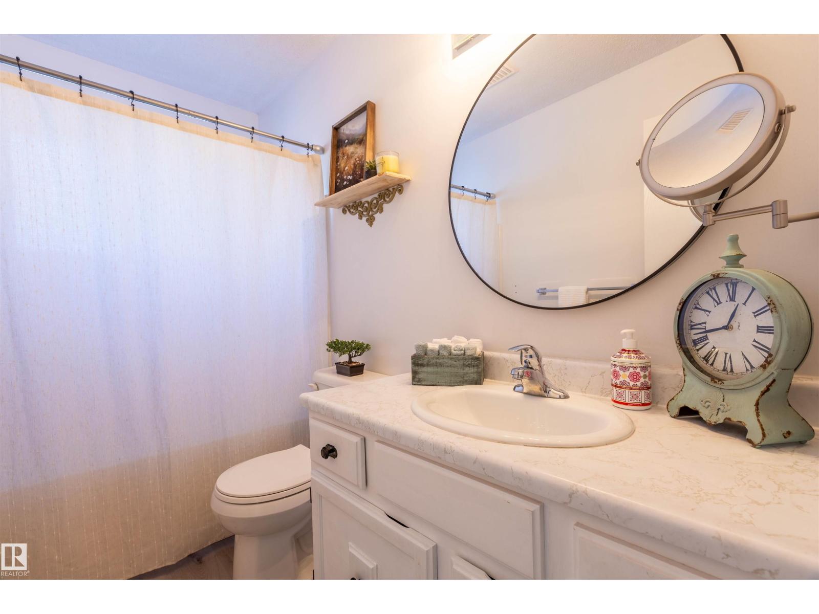 5115 49 Av Property Photo 22