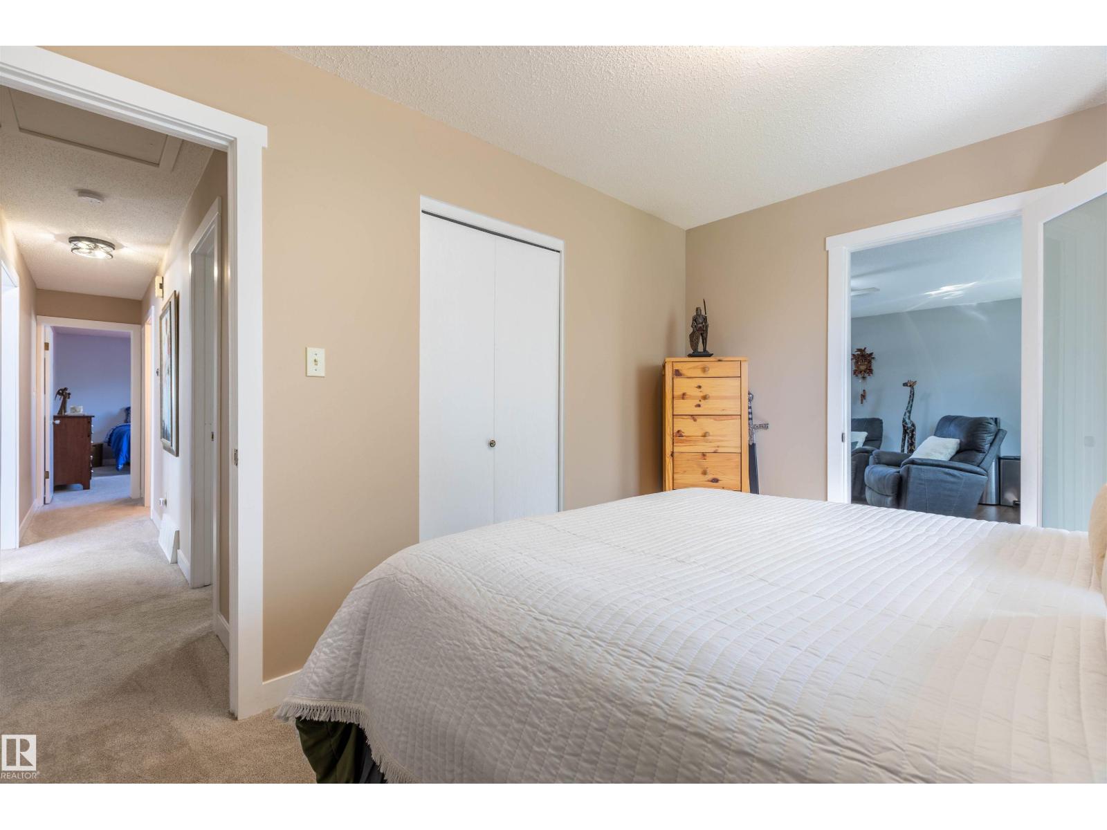 5115 49 Av Property Photo 25