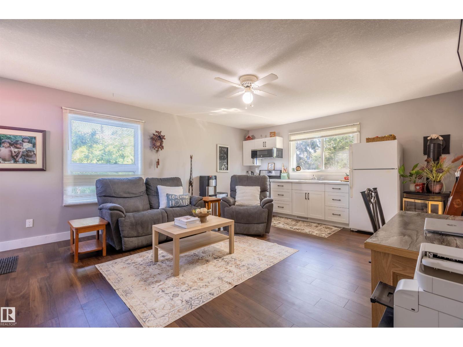 5115 49 Av Property Photo 26