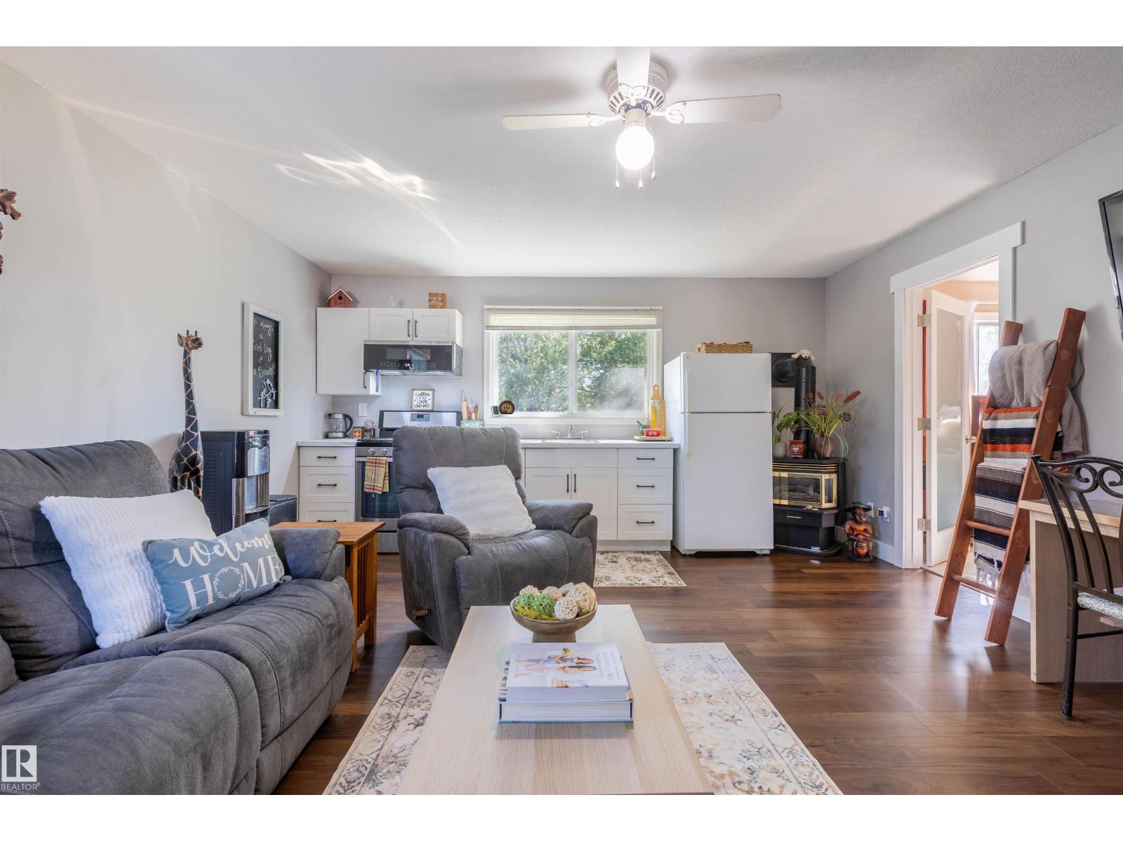 5115 49 Av Property Photo 27