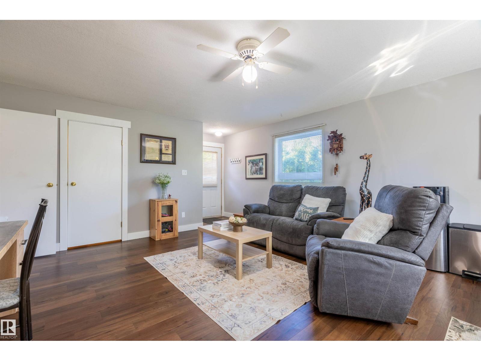 5115 49 Av Property Photo 29