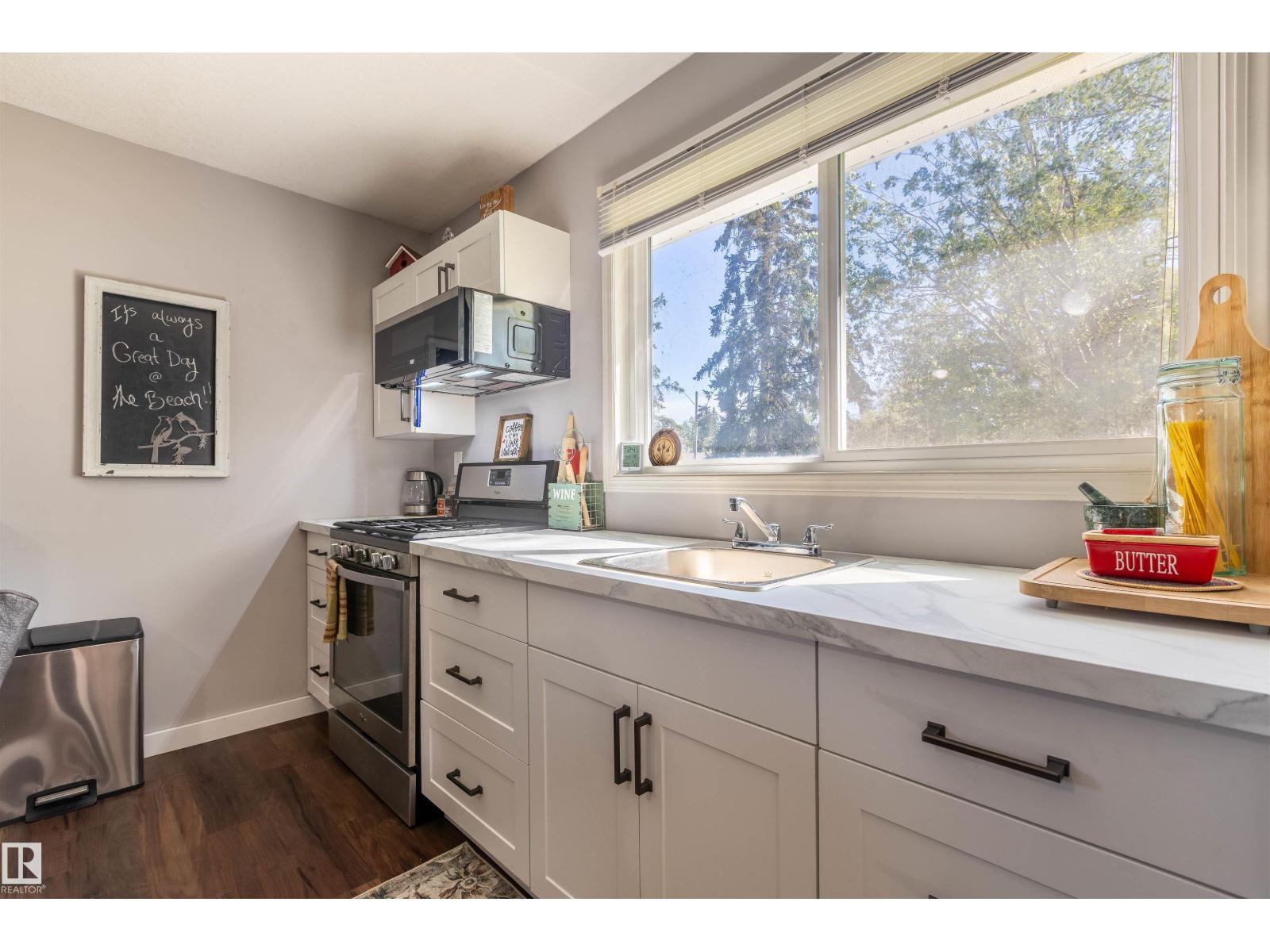 5115 49 Av Property Photo 30