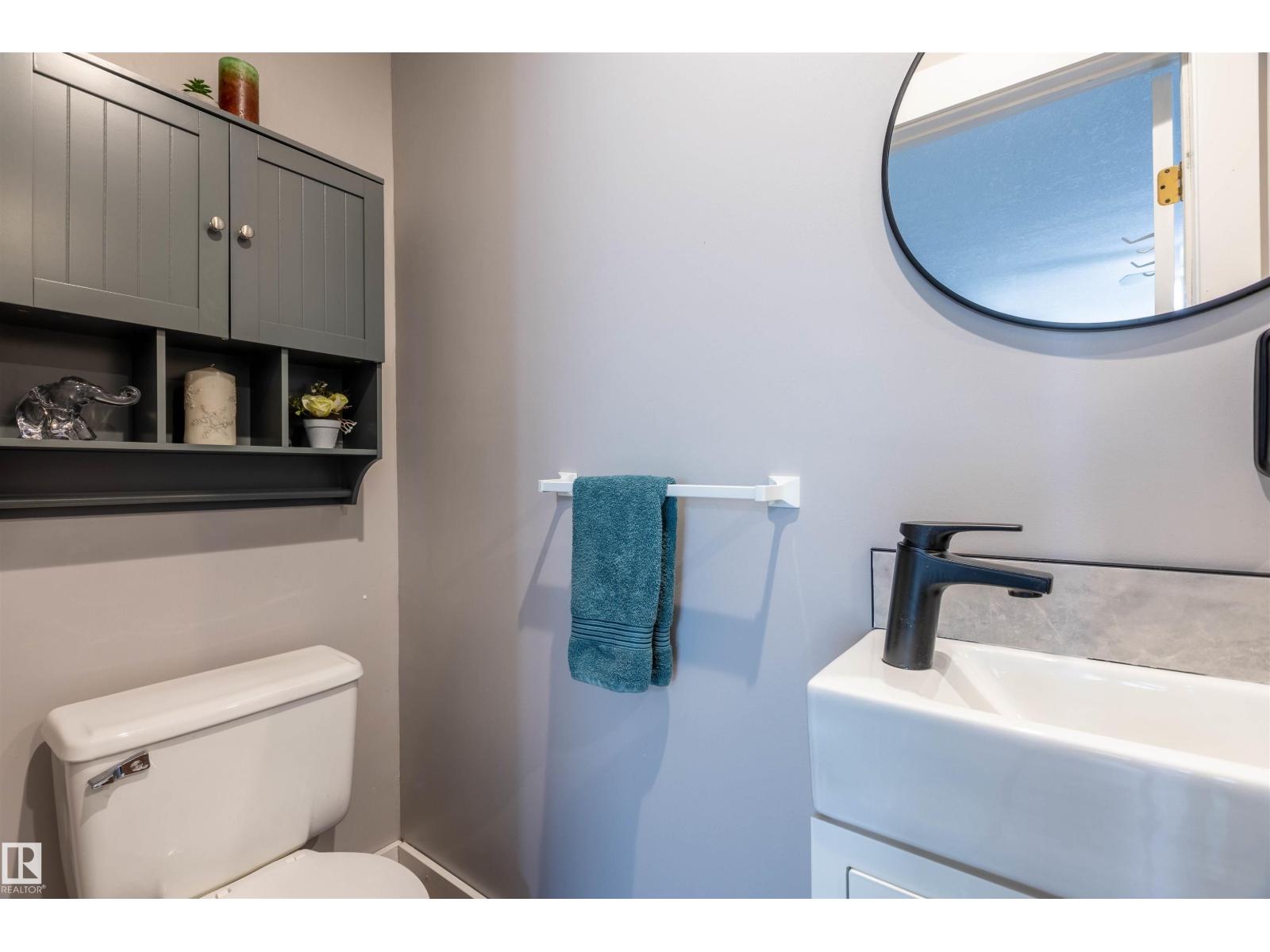 5115 49 Av Property Photo 33