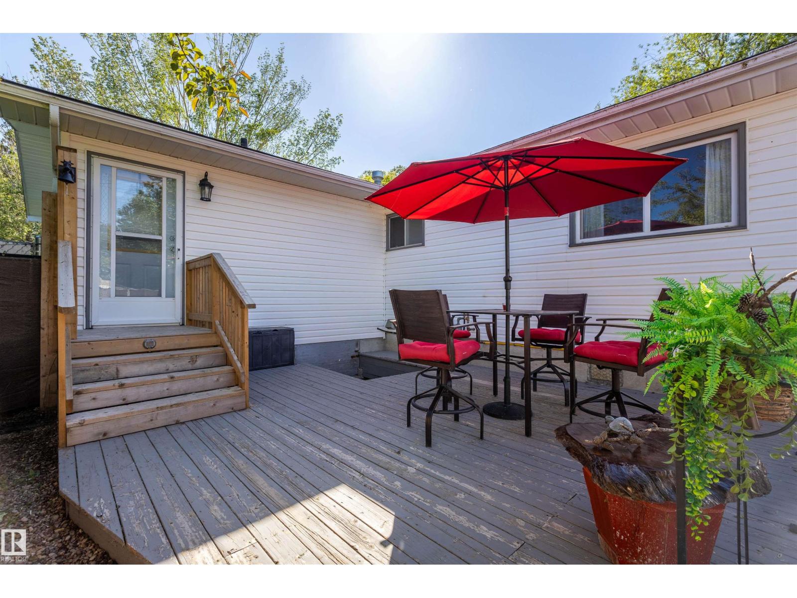 5115 49 Av Property Photo 37