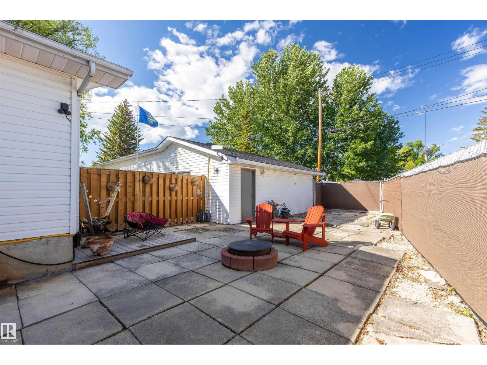 5115 49 Av Property Photo 38